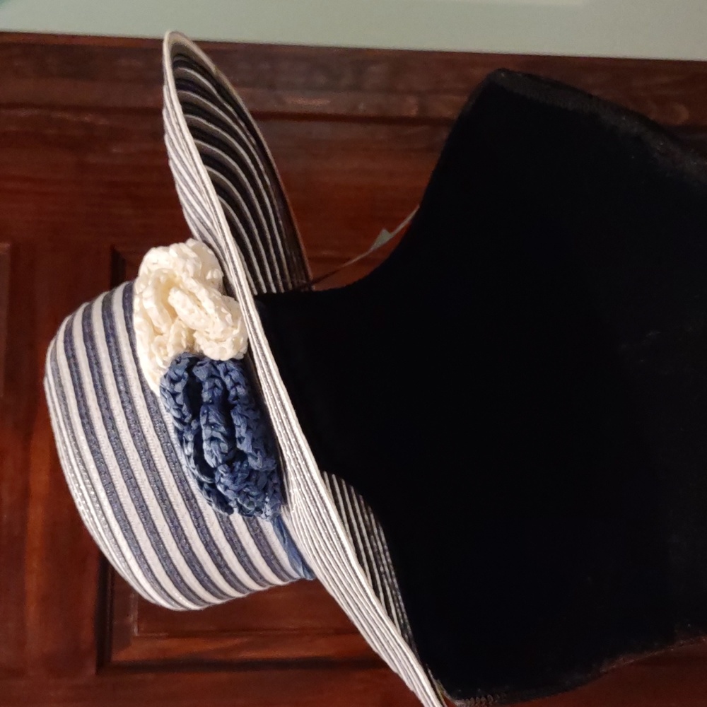 Sun Hat, Wide Brim, Floppy Beach hat, Navy and white, new - Picture 8 of 8